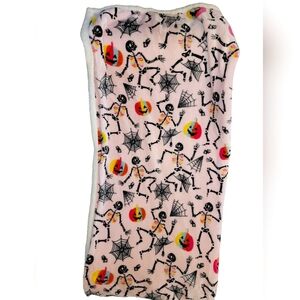 Pink Halloween skeleton throw blanket